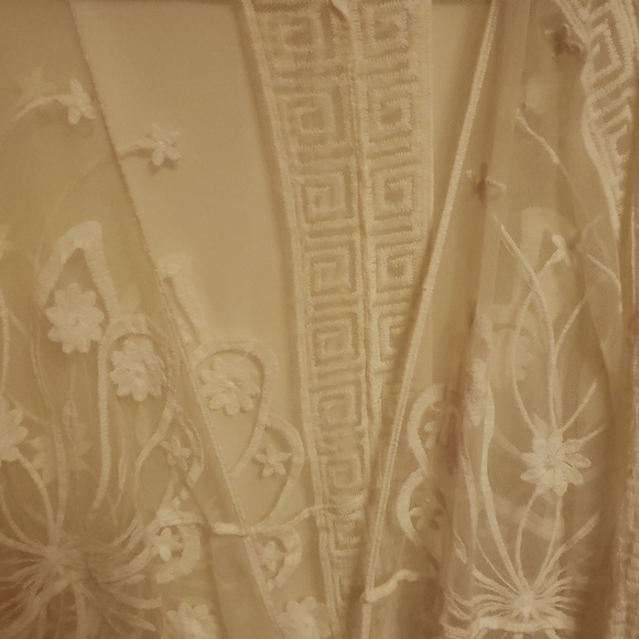 LACE WRAP - Picture 7 of 7